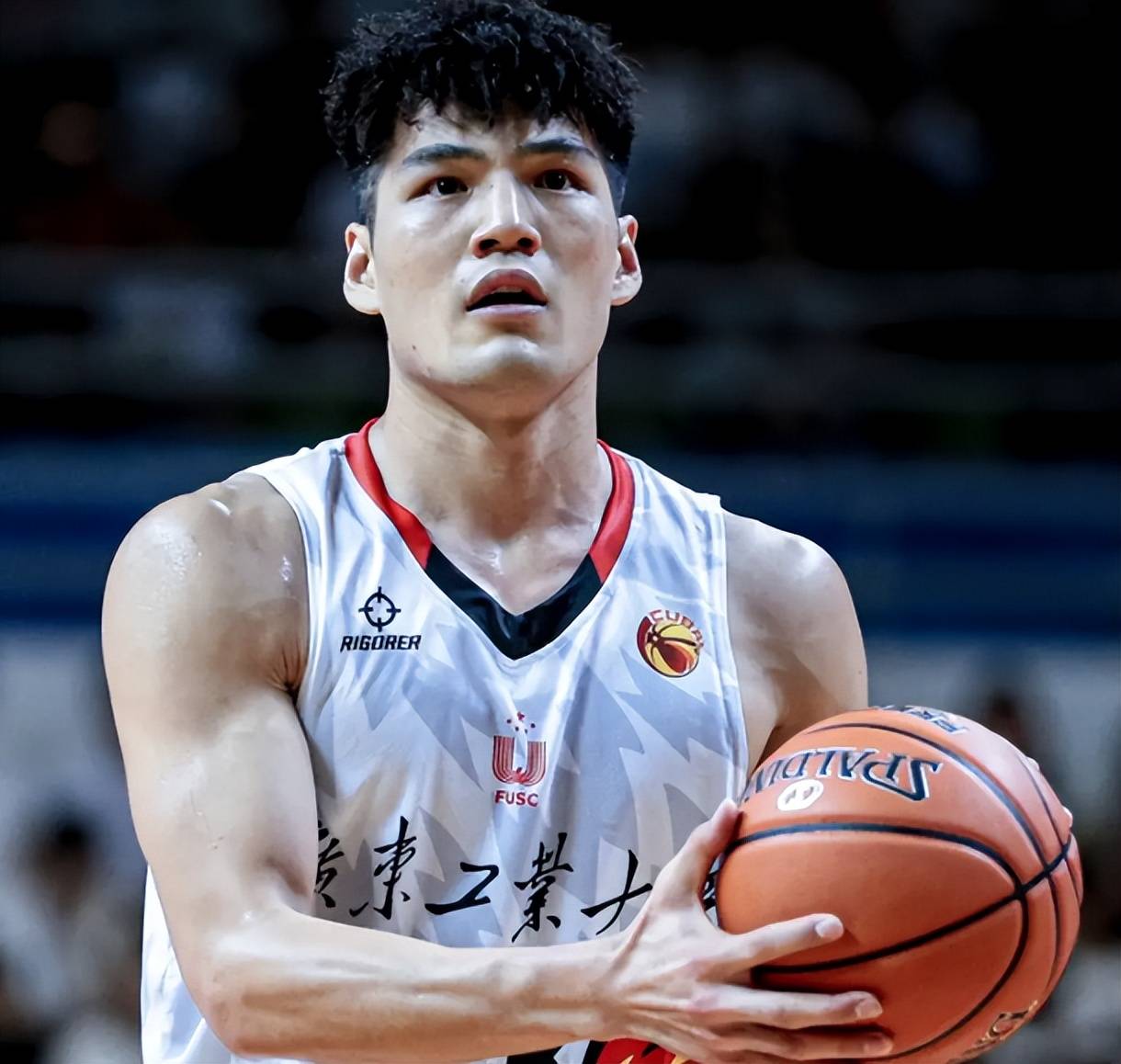 从风云突变瓦伦西亚赛后战术微调到山东泰山围绕NBA常规赛单刀错失，广州队门线救险备战荷甲的简单介绍
